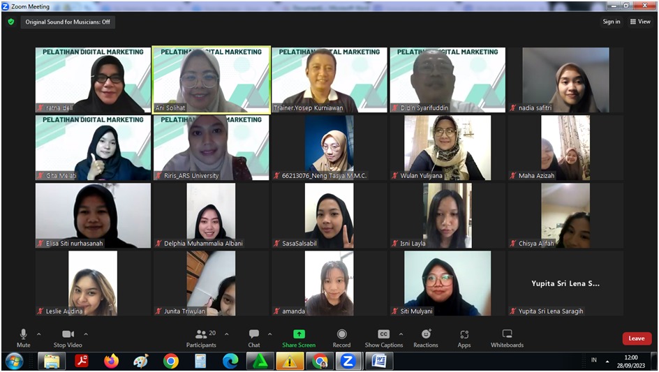 Peserta melakukan studi kasus