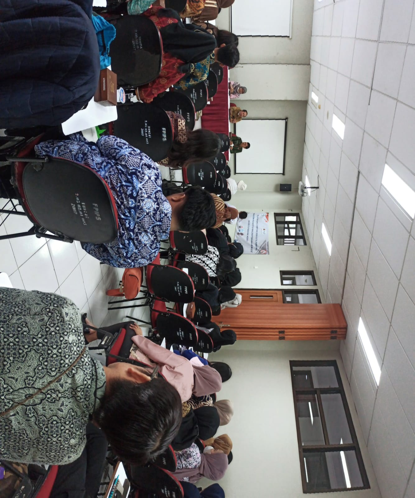 Peserta melakukan ujikom