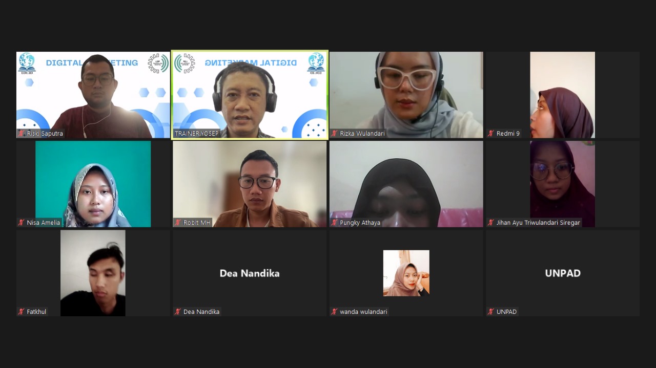 Peserta melakukan studi kasus