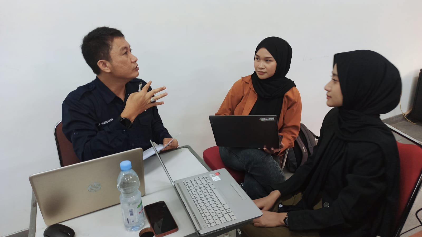 Peserta melakukan ujikom