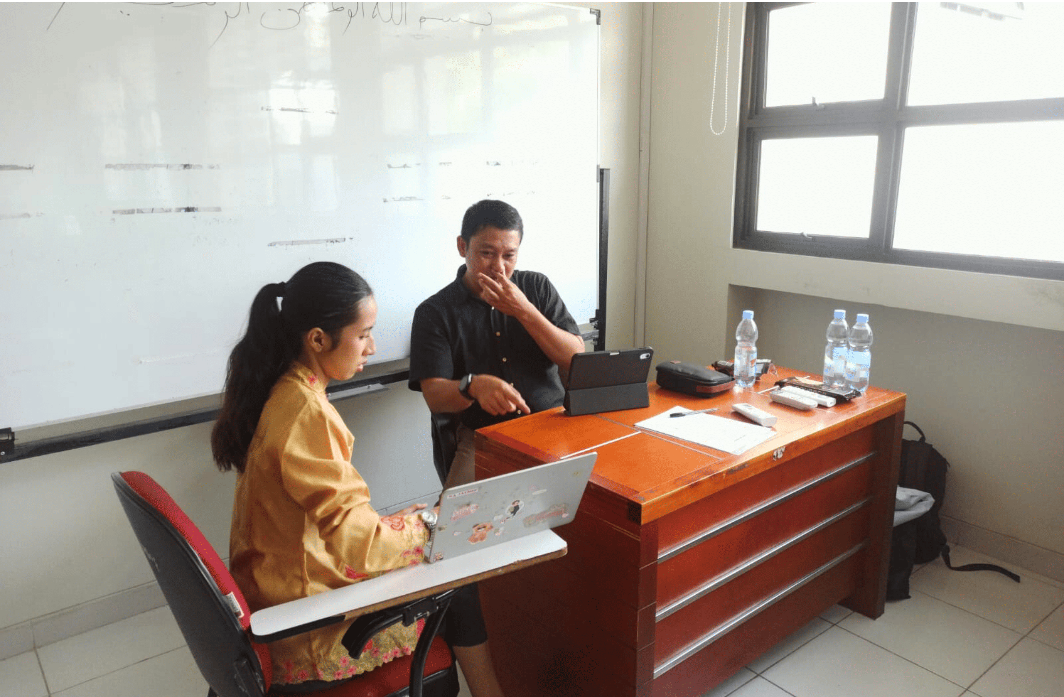 Peserta melakukan studi kasus